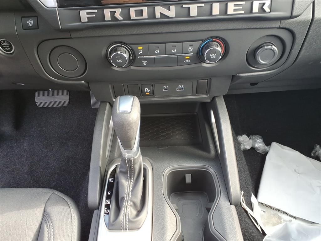 2025 Nissan Frontier SV