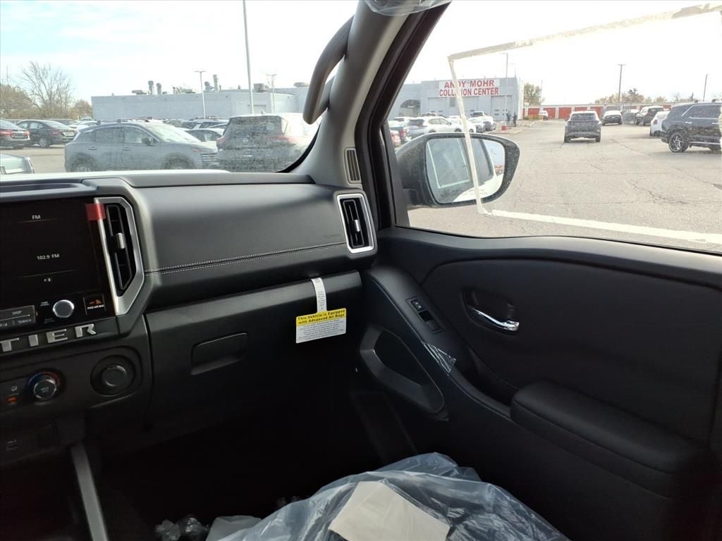 2025 Nissan Frontier SV