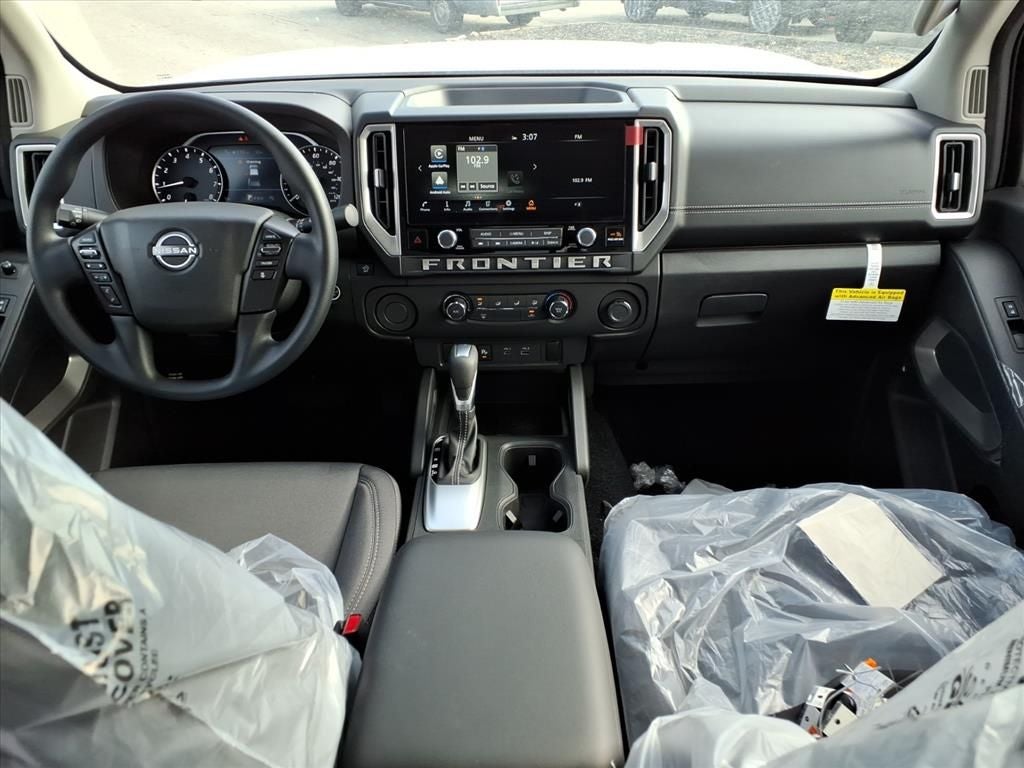 2025 Nissan Frontier SV