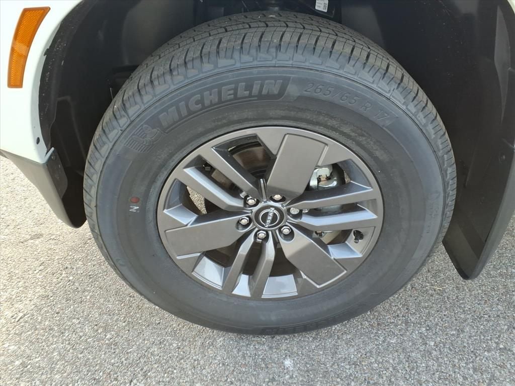 2025 Nissan Frontier SV