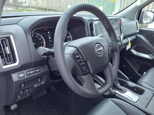 2025 Nissan Frontier SL