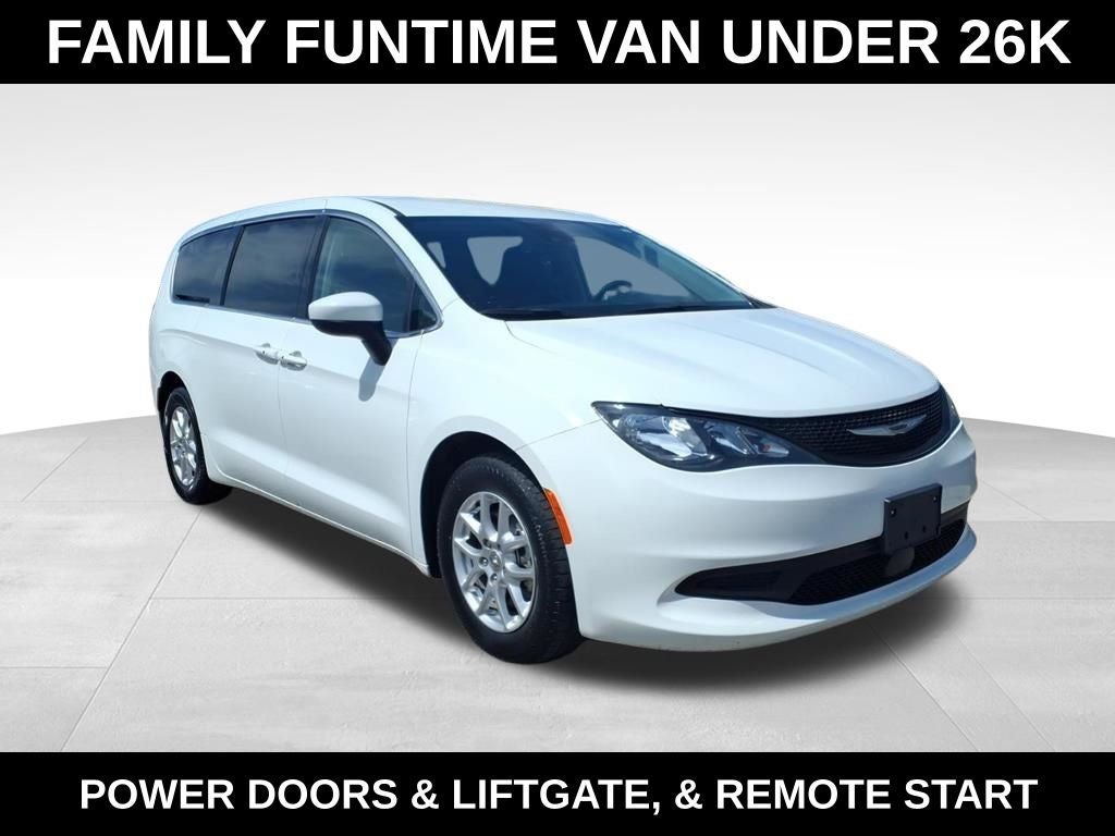 2023 Chrysler Voyager LX