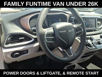 2023 Chrysler Voyager LX