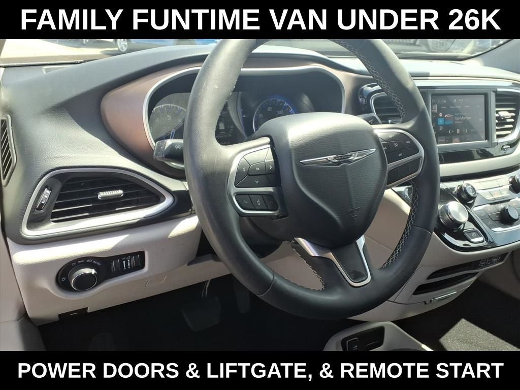 2023 Chrysler Voyager LX