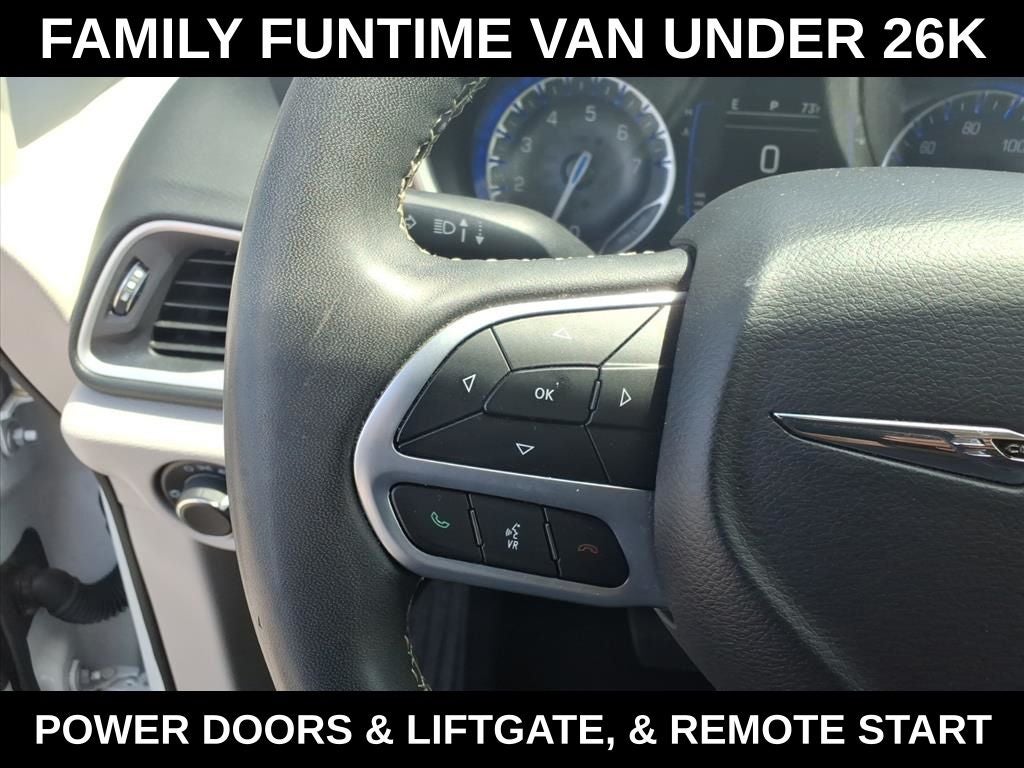 2023 Chrysler Voyager LX