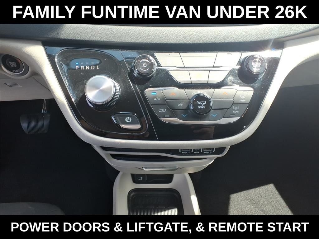 2023 Chrysler Voyager LX