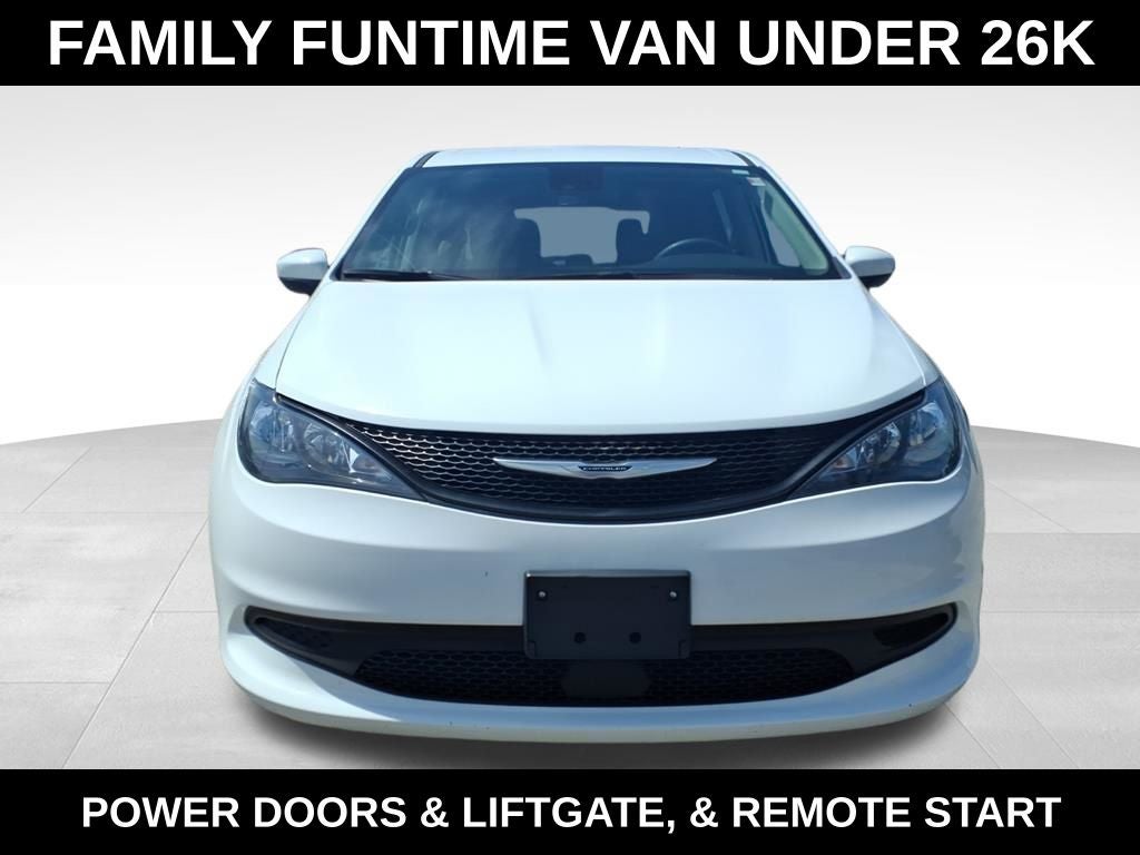 2023 Chrysler Voyager LX