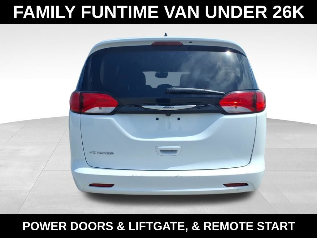 2023 Chrysler Voyager LX