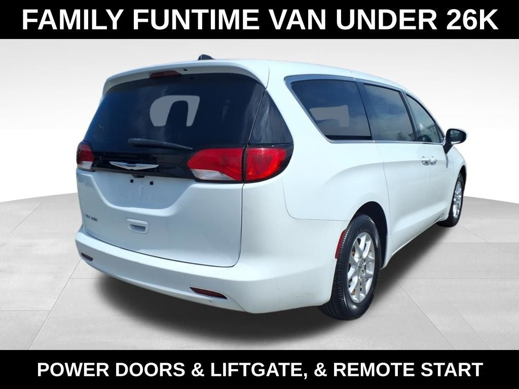 2023 Chrysler Voyager LX