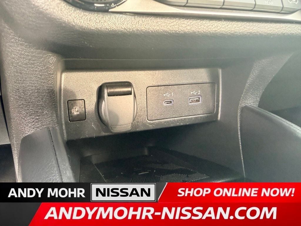2024 Nissan Versa 1.6 SR