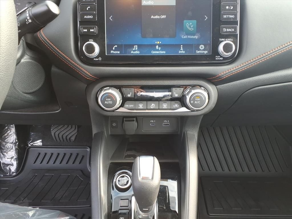 2025 Nissan Versa 1.6 SR