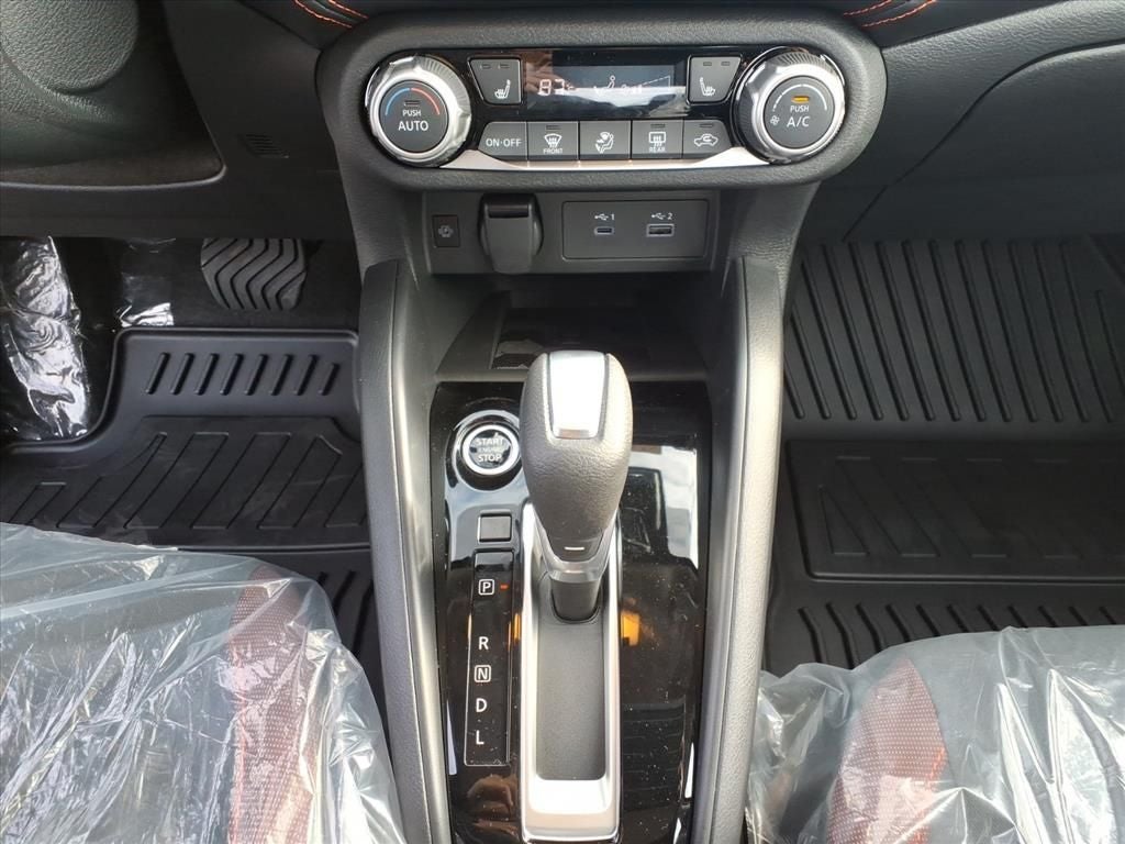 2025 Nissan Versa 1.6 SR