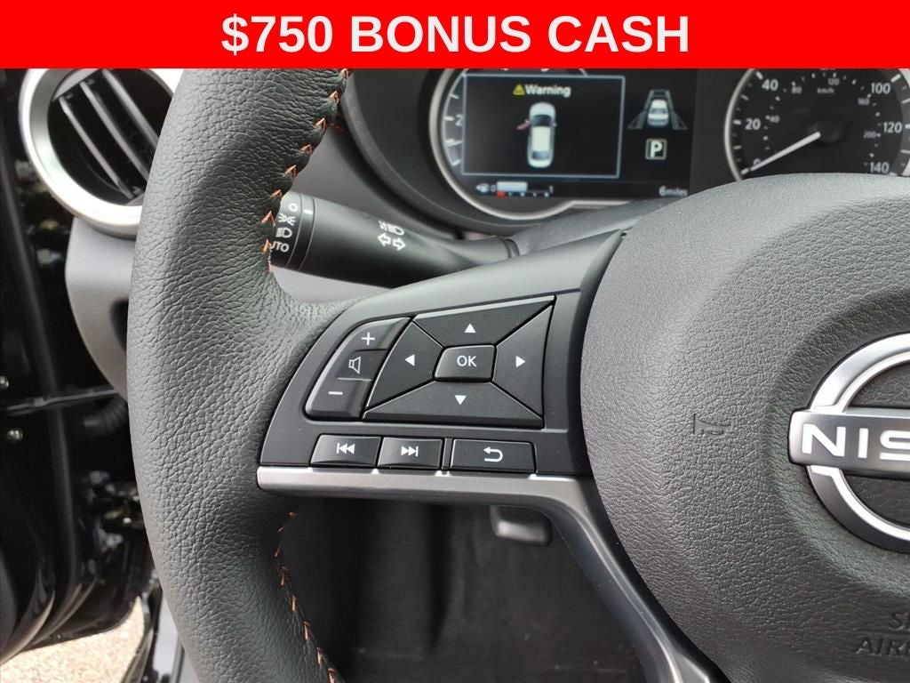 2025 Nissan Versa 1.6 SR