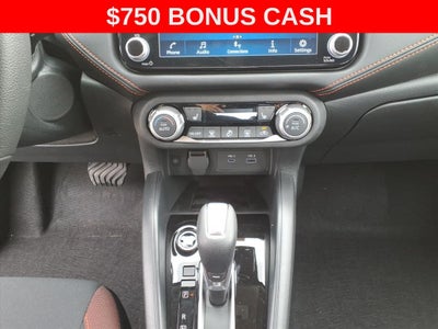 2025 Nissan Versa 1.6 SR