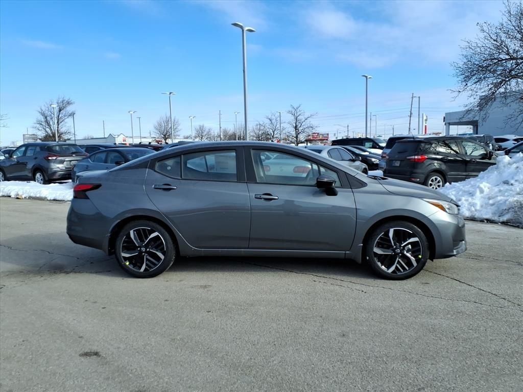 2025 Nissan Versa 1.6 SR