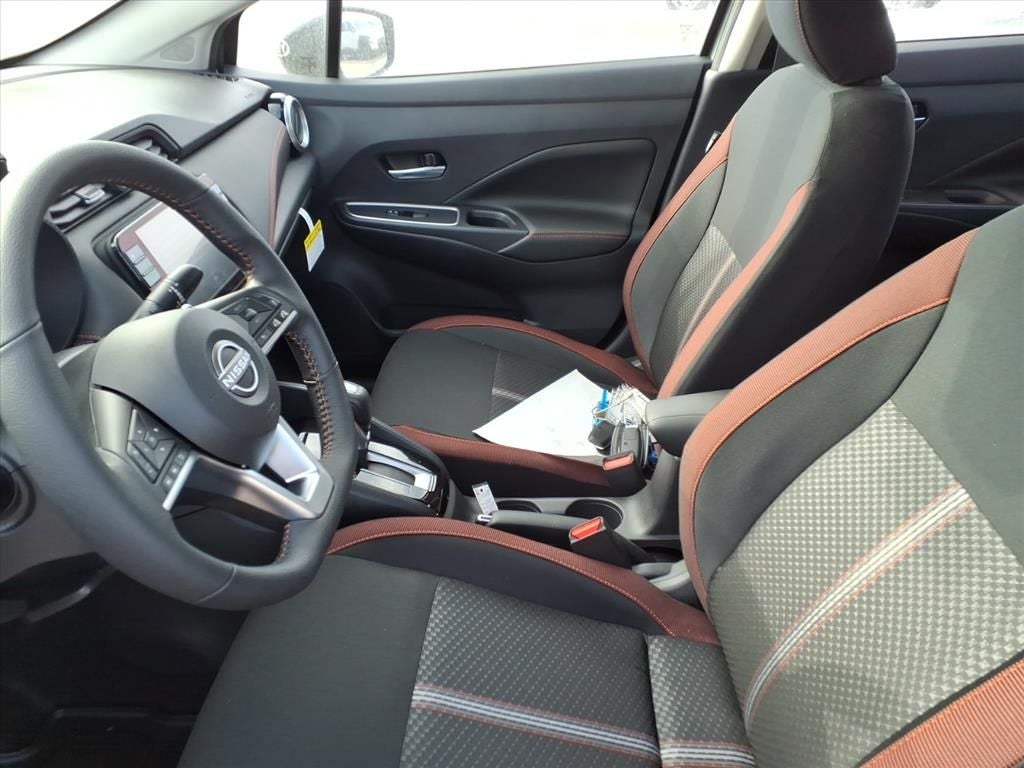 2025 Nissan Versa 1.6 SR