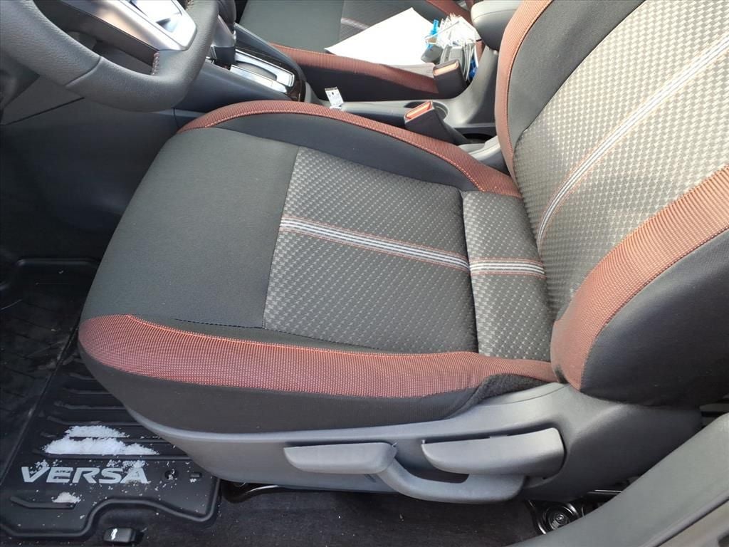 2025 Nissan Versa 1.6 SR