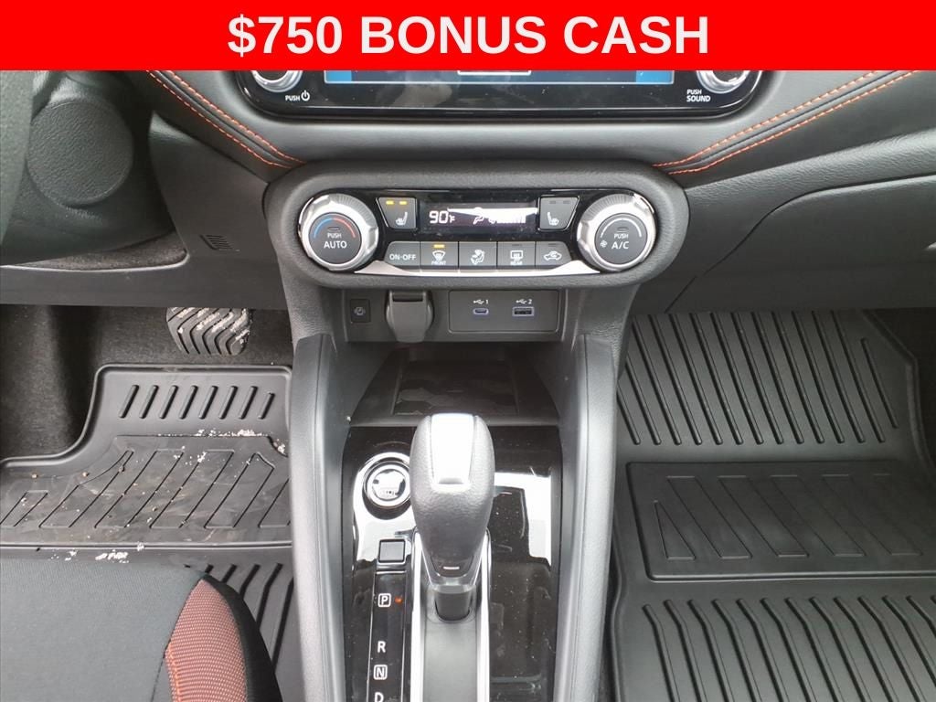 2025 Nissan Versa 1.6 SR