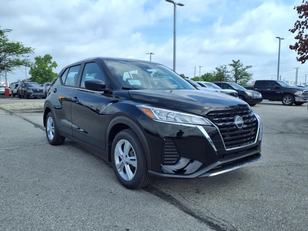 2025 Nissan Kicks Play S
