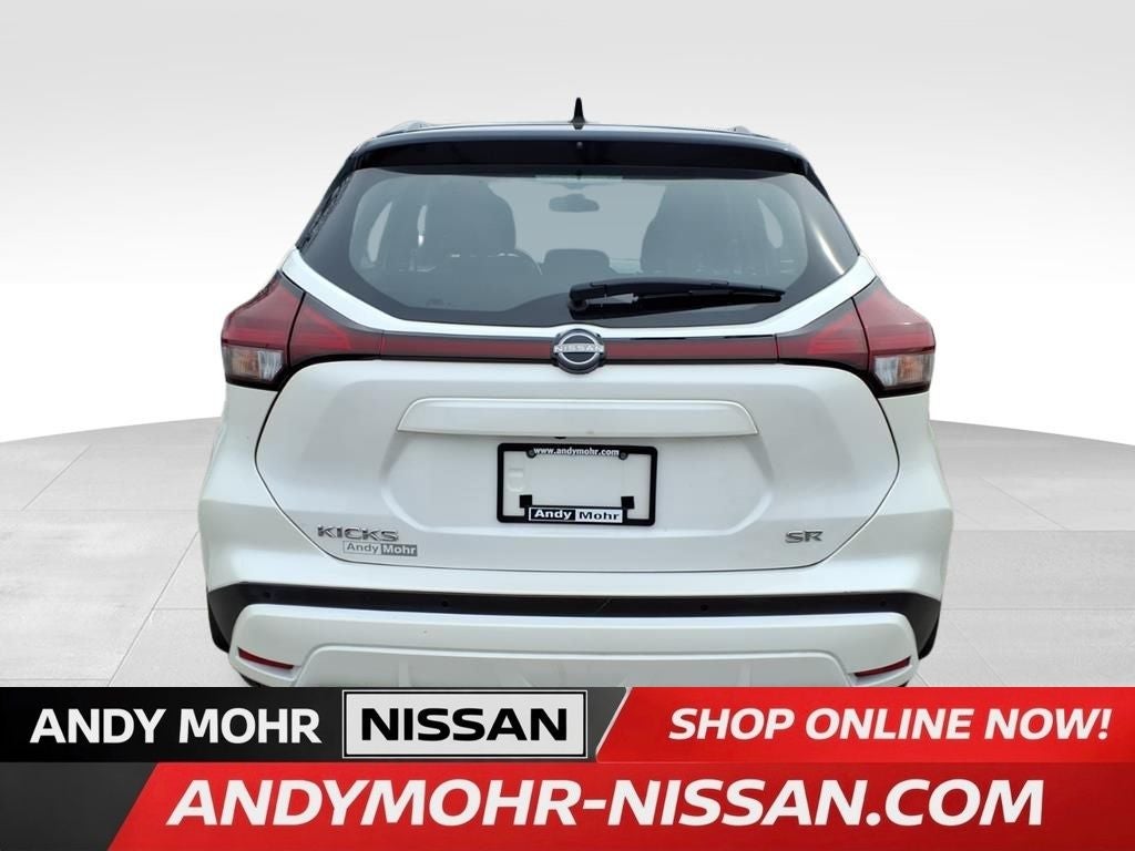2023 Nissan Kicks SR
