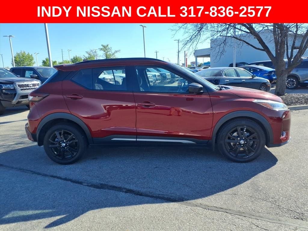 2021 Nissan Kicks SR