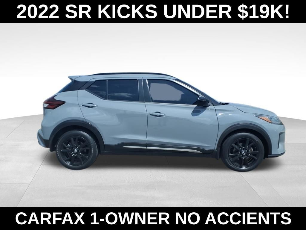 2022 Nissan Kicks SR