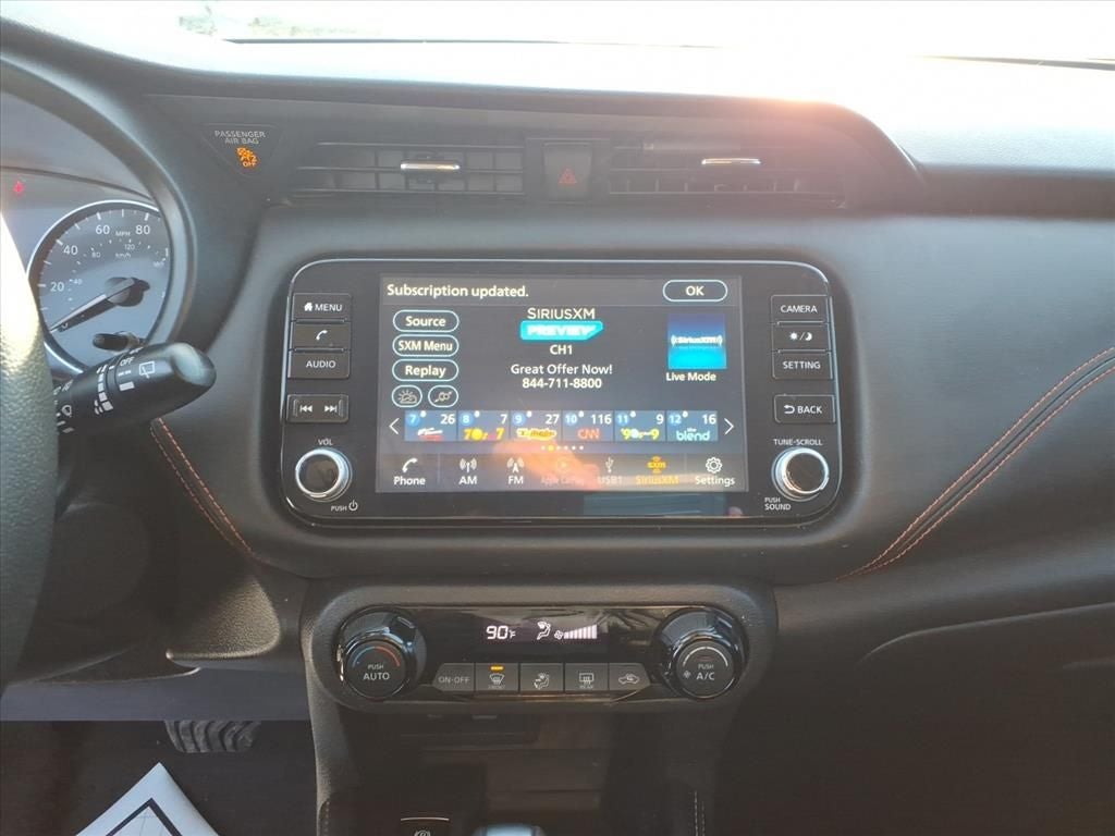 2022 Nissan Kicks SR