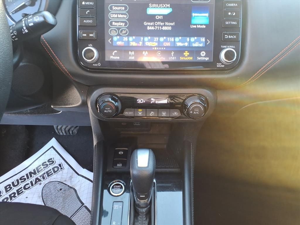 2022 Nissan Kicks SR