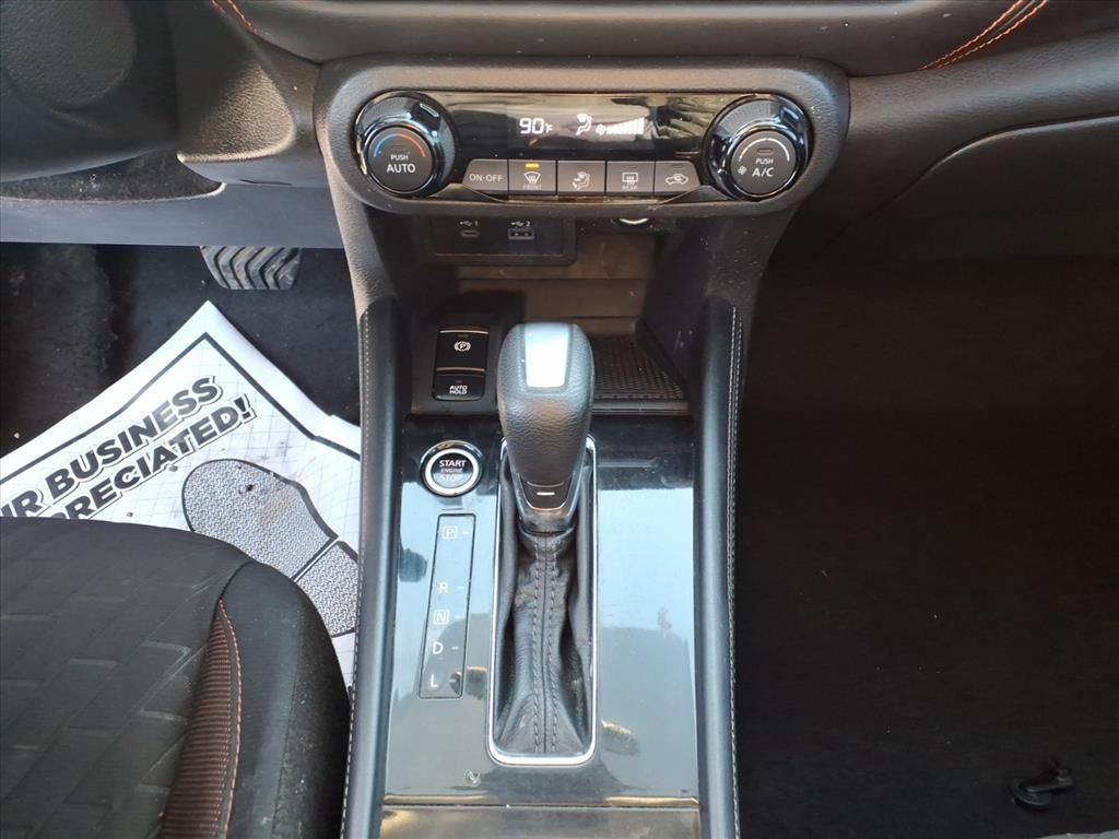 2022 Nissan Kicks SR