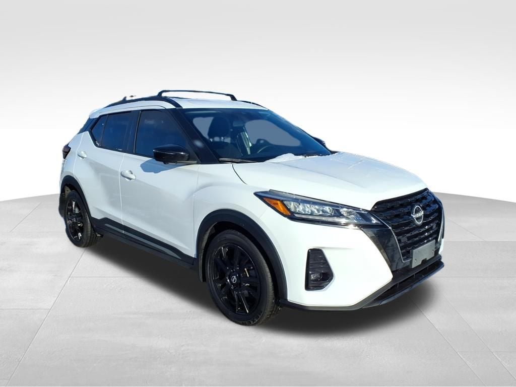 2022 Nissan Kicks SR
