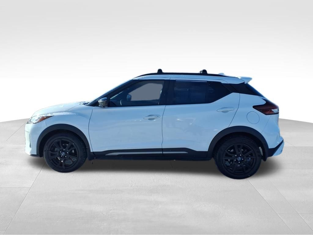2022 Nissan Kicks SR