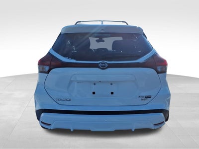 2022 Nissan Kicks SR