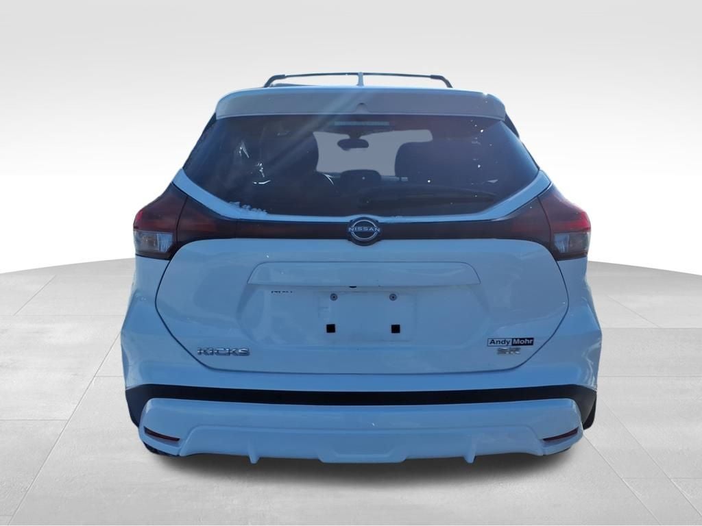 2022 Nissan Kicks SR
