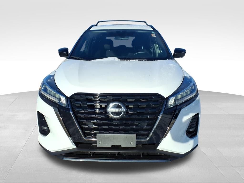 2022 Nissan Kicks SR