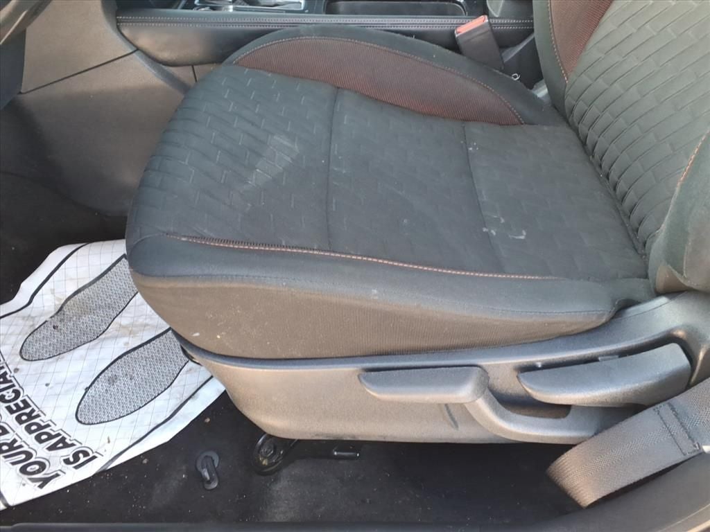 2022 Nissan Kicks SR