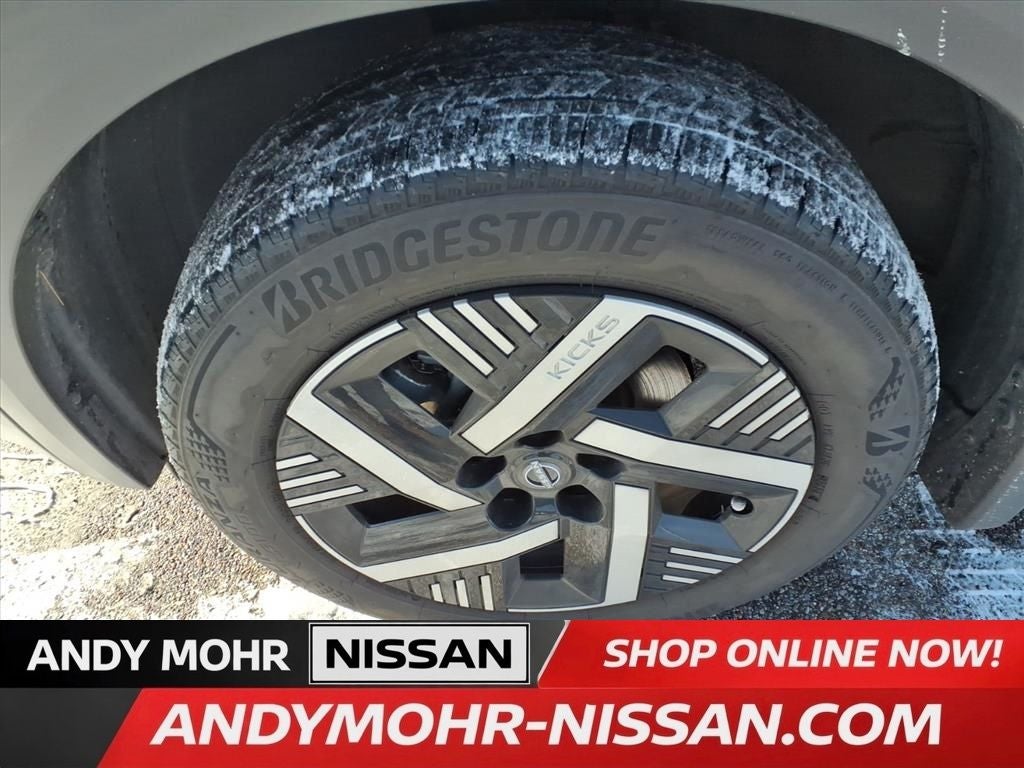 2025 Nissan Kicks SV