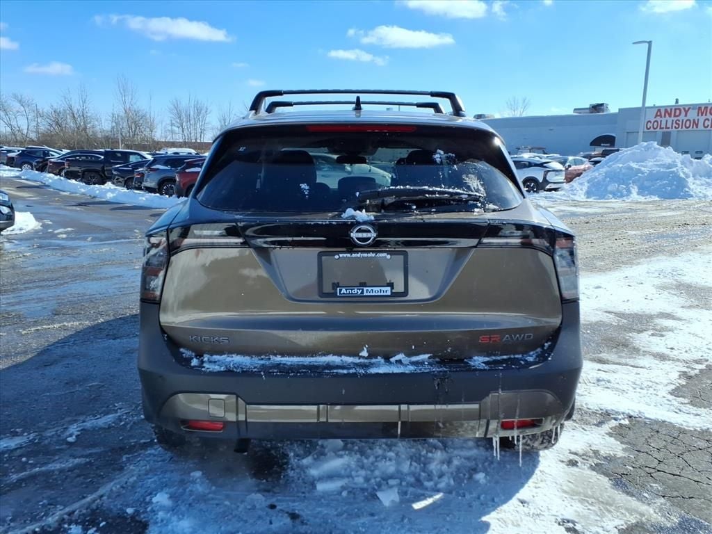 2026 Nissan Kicks SR