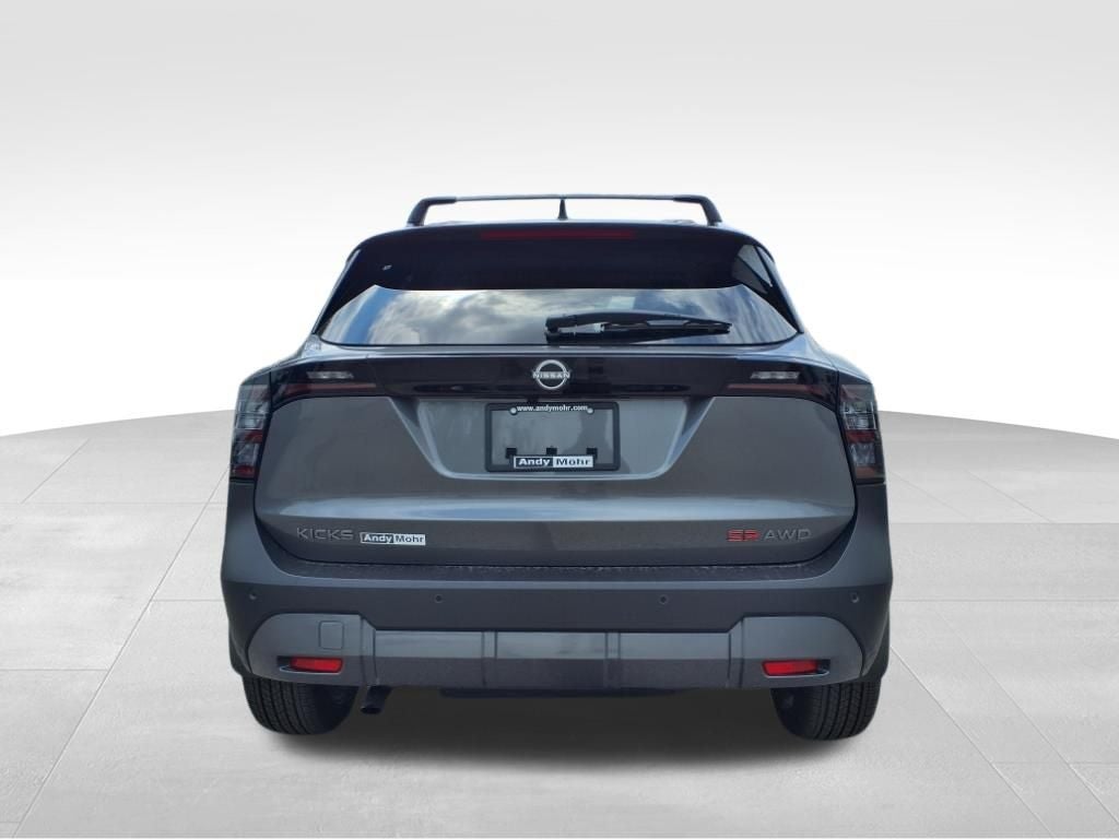 2025 Nissan Kicks SR