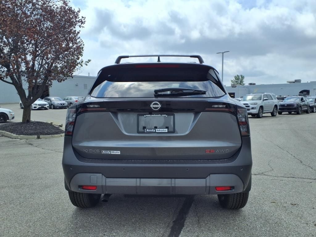 2025 Nissan Kicks SR