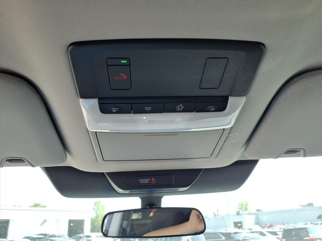 2025 Nissan Pathfinder SV