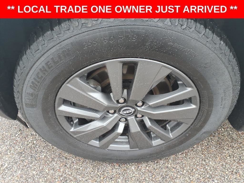 2022 Nissan Pathfinder SV