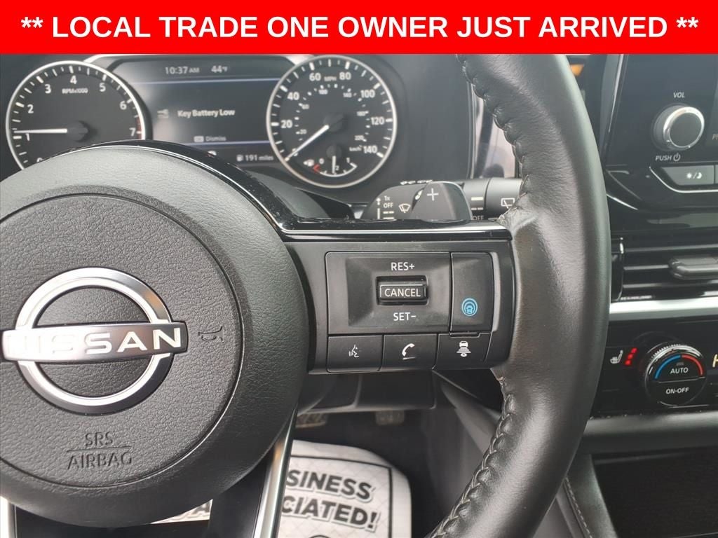 2022 Nissan Pathfinder SV