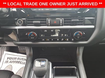 2022 Nissan Pathfinder SV