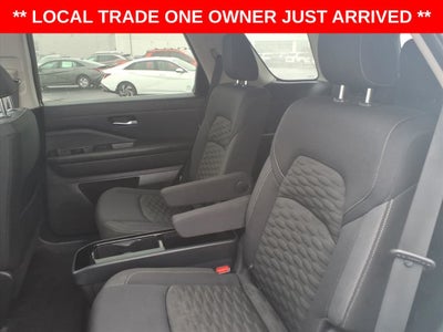 2022 Nissan Pathfinder SV