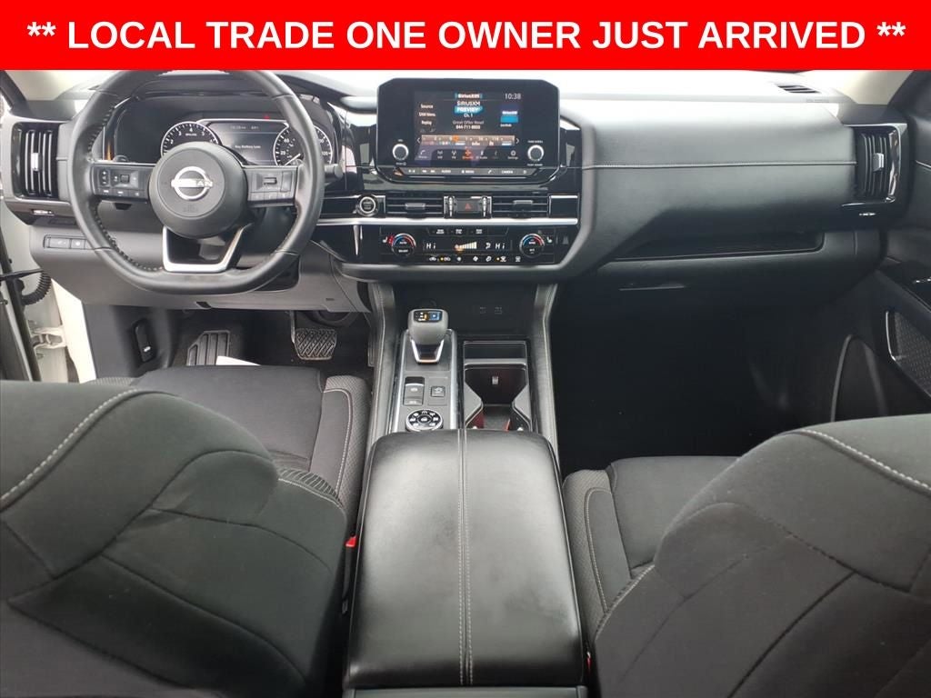 2022 Nissan Pathfinder SV