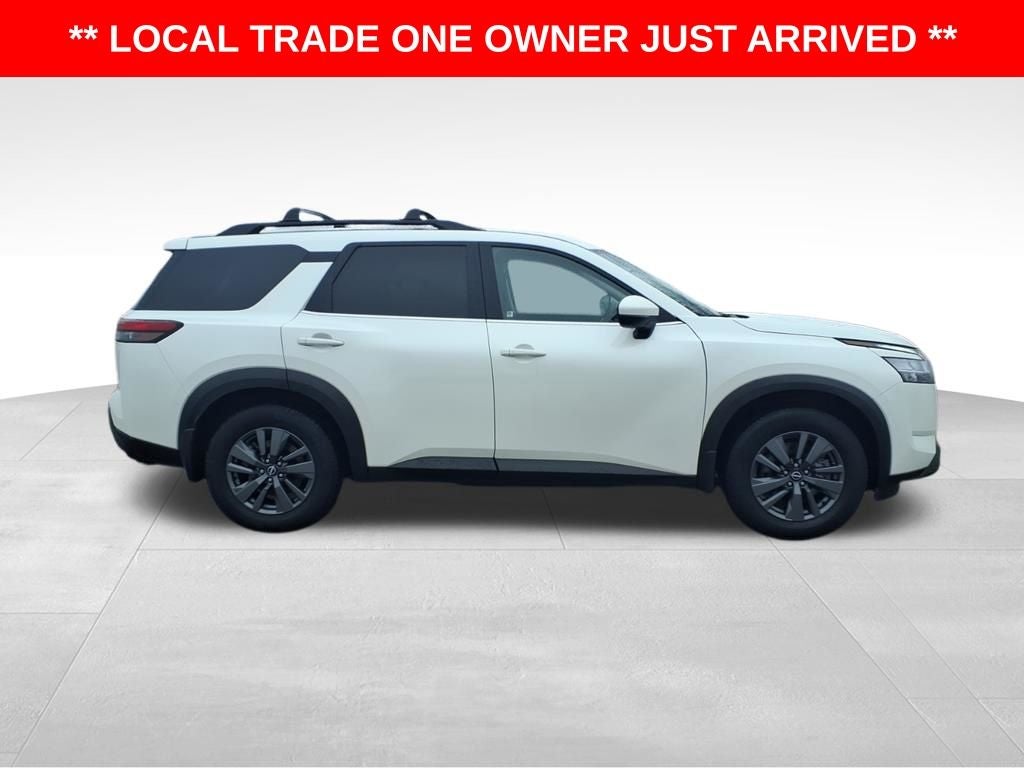 2022 Nissan Pathfinder SV