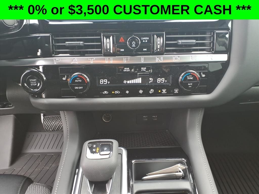 2026 Nissan Pathfinder SV