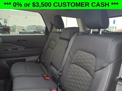 2026 Nissan Pathfinder SV