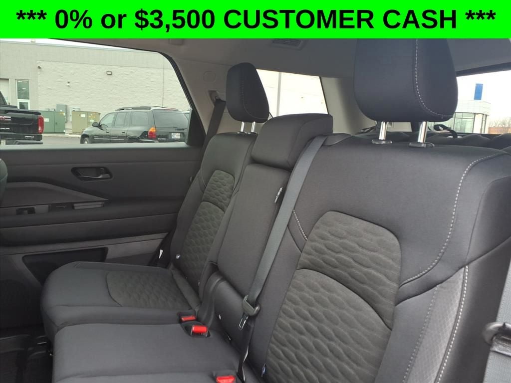 2026 Nissan Pathfinder SV