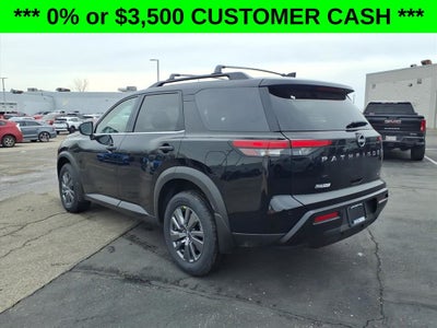 2026 Nissan Pathfinder SV